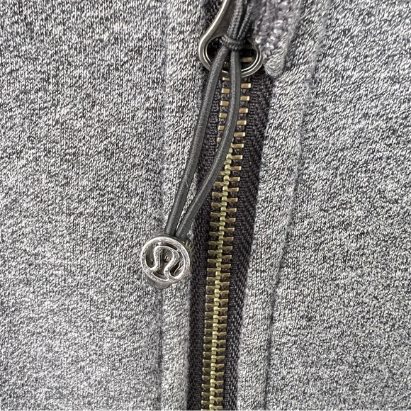 Lululemon Long & Short Of It 2-in1 Jacket
Heathered Speckled Black SIZE 6 - Picture 9 of 15